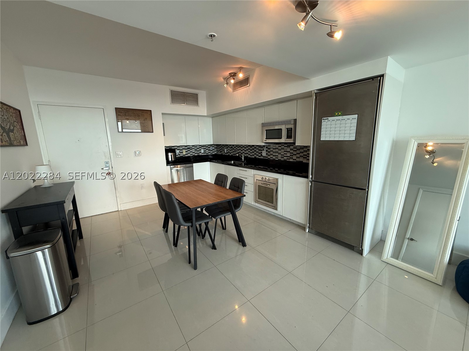 92 SW 3rd St #3709, Miami FL 33130