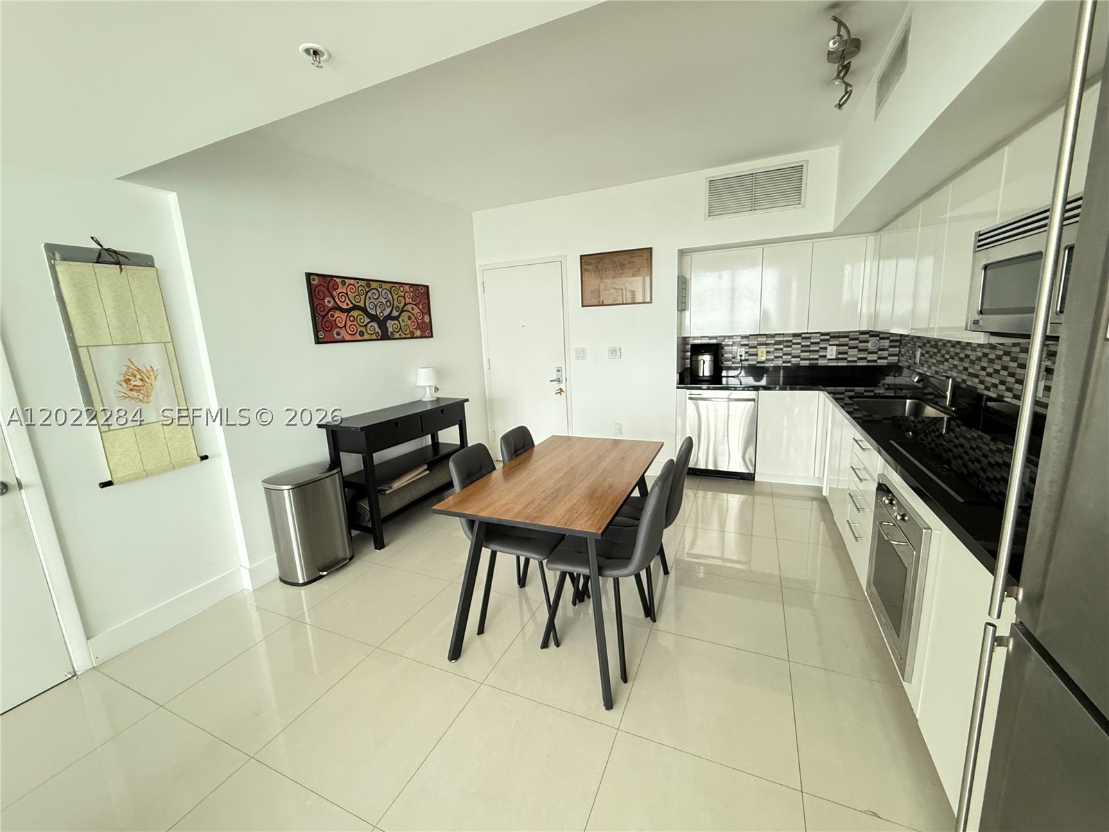 92 SW 3rd St #3709, Miami FL 33130