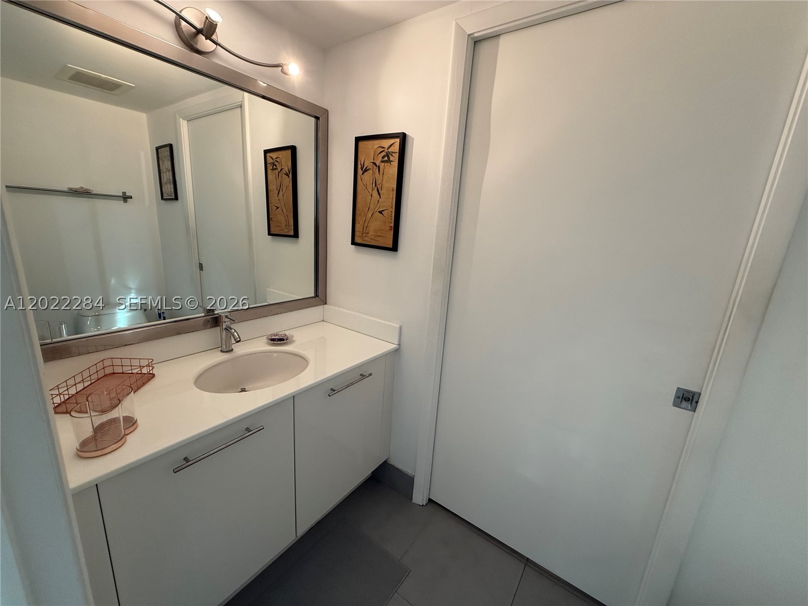 92 SW 3rd St #3709, Miami FL 33130