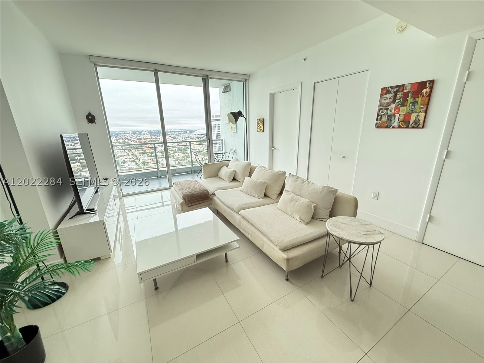 92 SW 3rd St #3709, Miami FL 33130