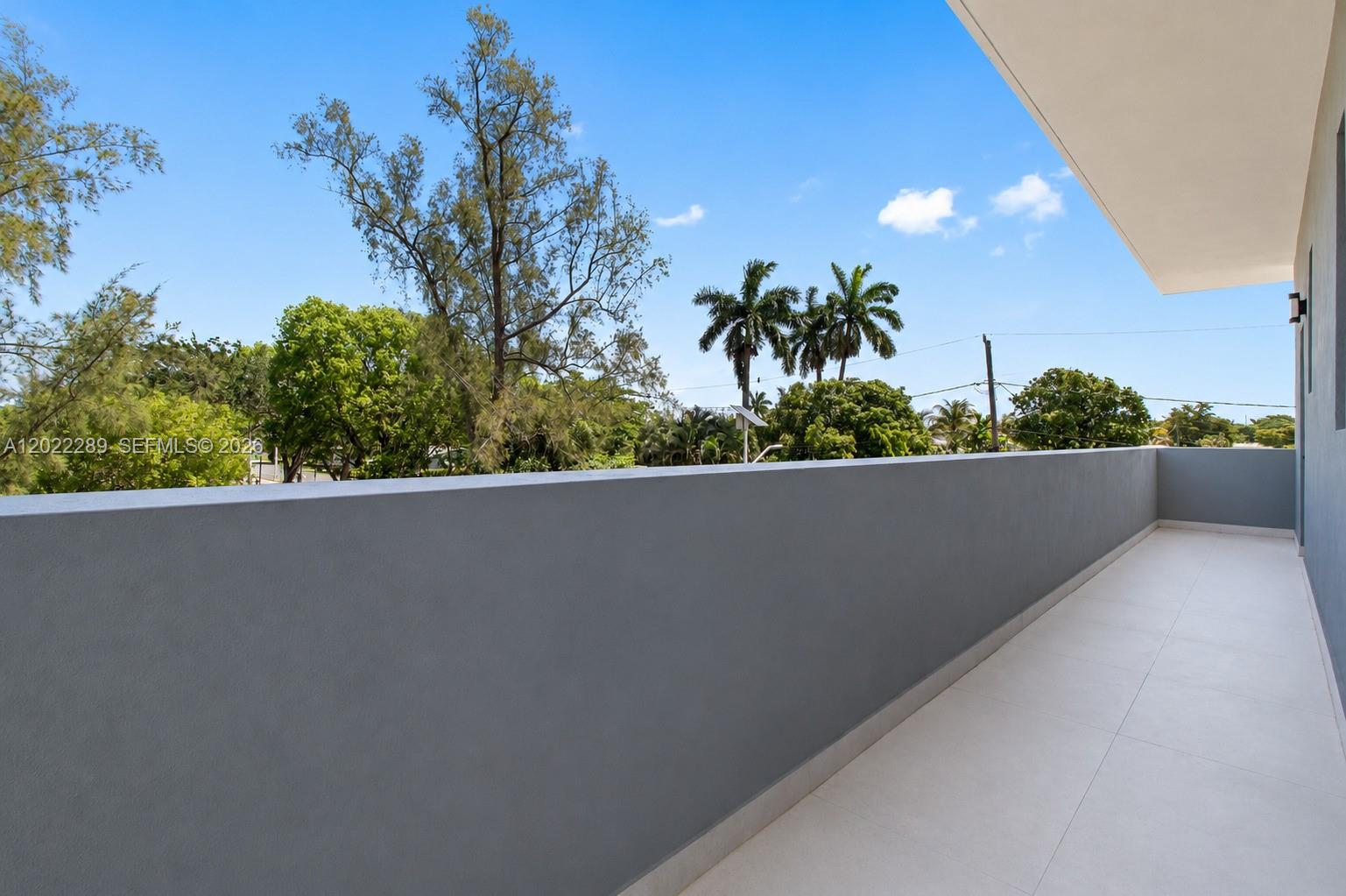 201 NW 14 WAY, Dania Beach FL 33004