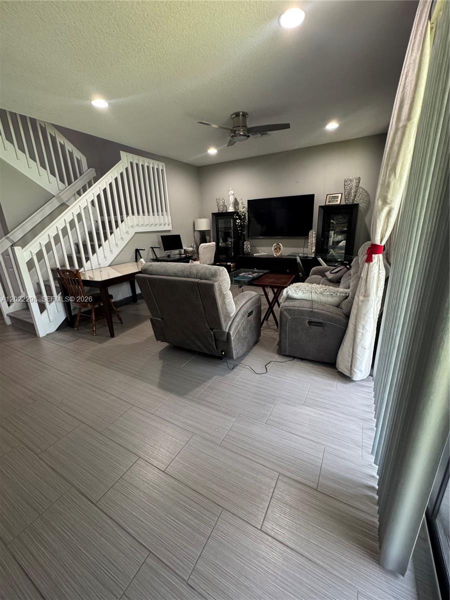 5504 NW 48th Ln, Tamarac FL 33319