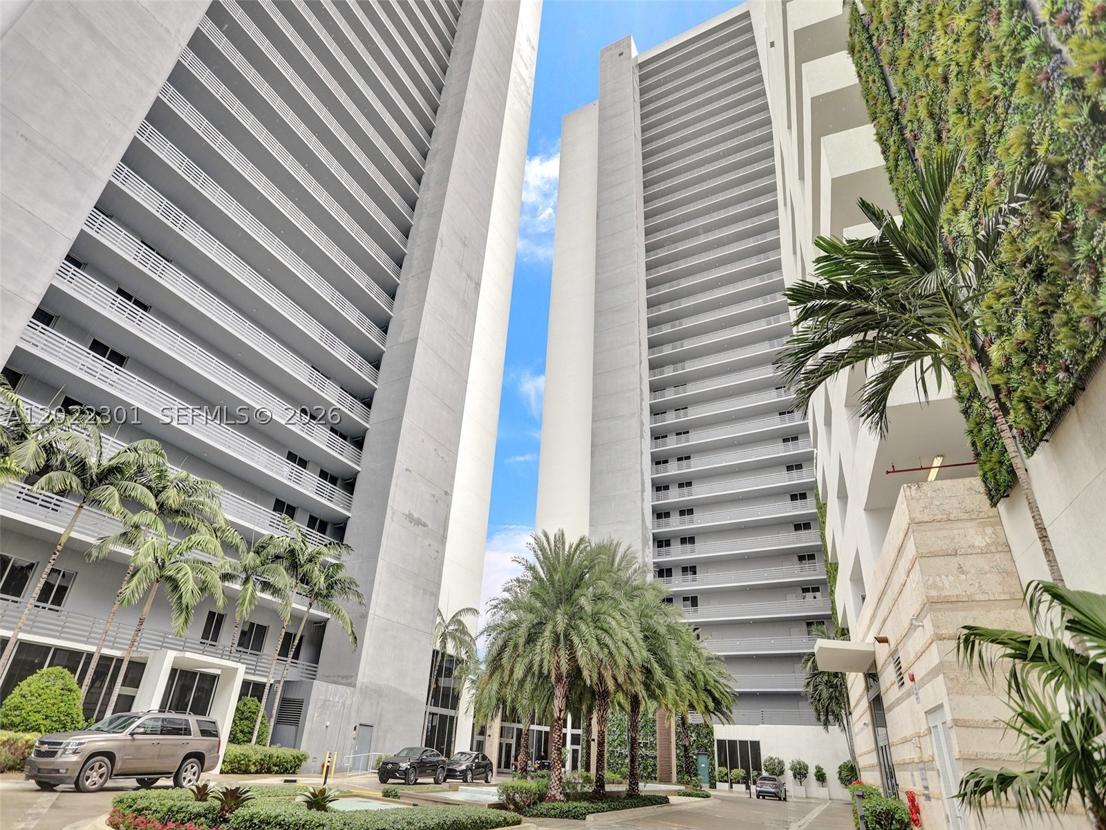 16385 N Biscayne Blvd #403, North Miami Beach FL 33160