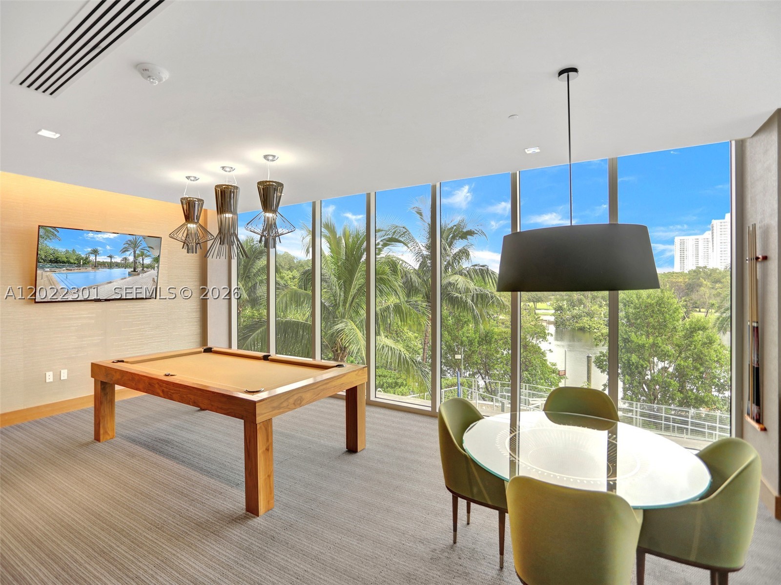 16385 N Biscayne Blvd #403, North Miami Beach FL 33160