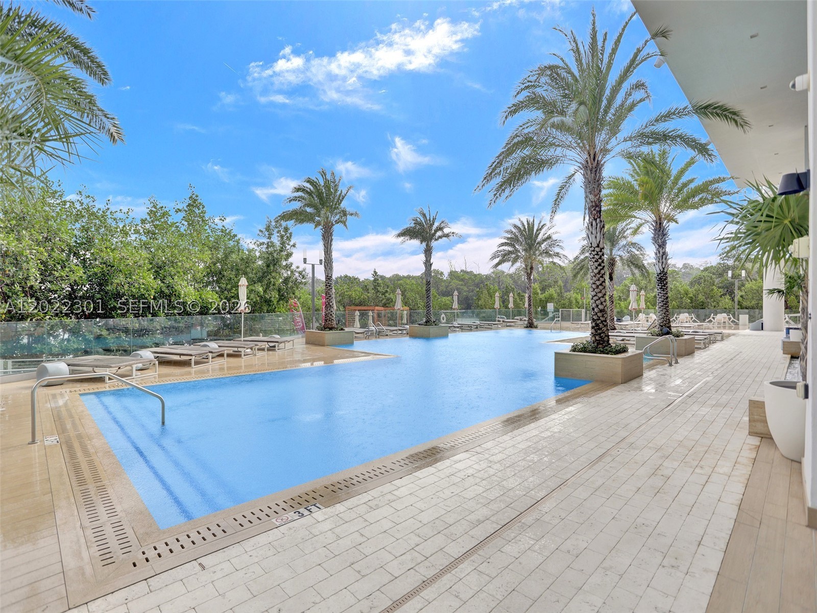 16385 N Biscayne Blvd #403, North Miami Beach FL 33160