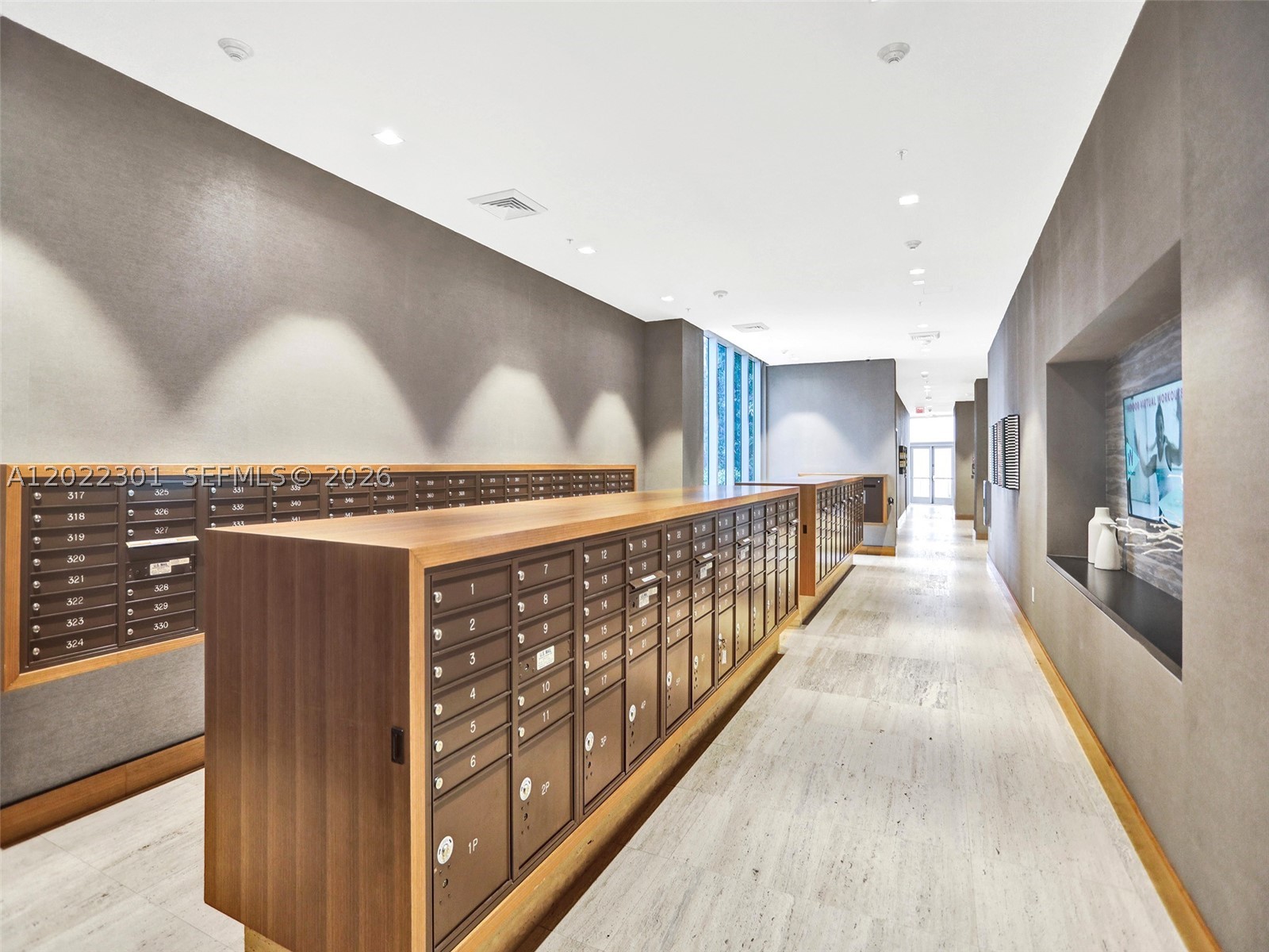 16385 N Biscayne Blvd #403, North Miami Beach FL 33160
