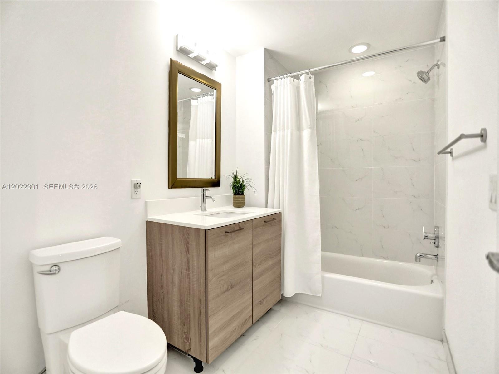 16385 N Biscayne Blvd #403, North Miami Beach FL 33160