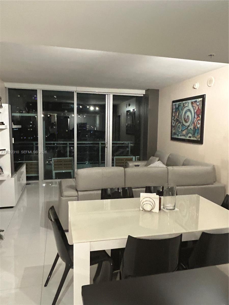 92 SW 3rd St #3703, Miami FL 33130