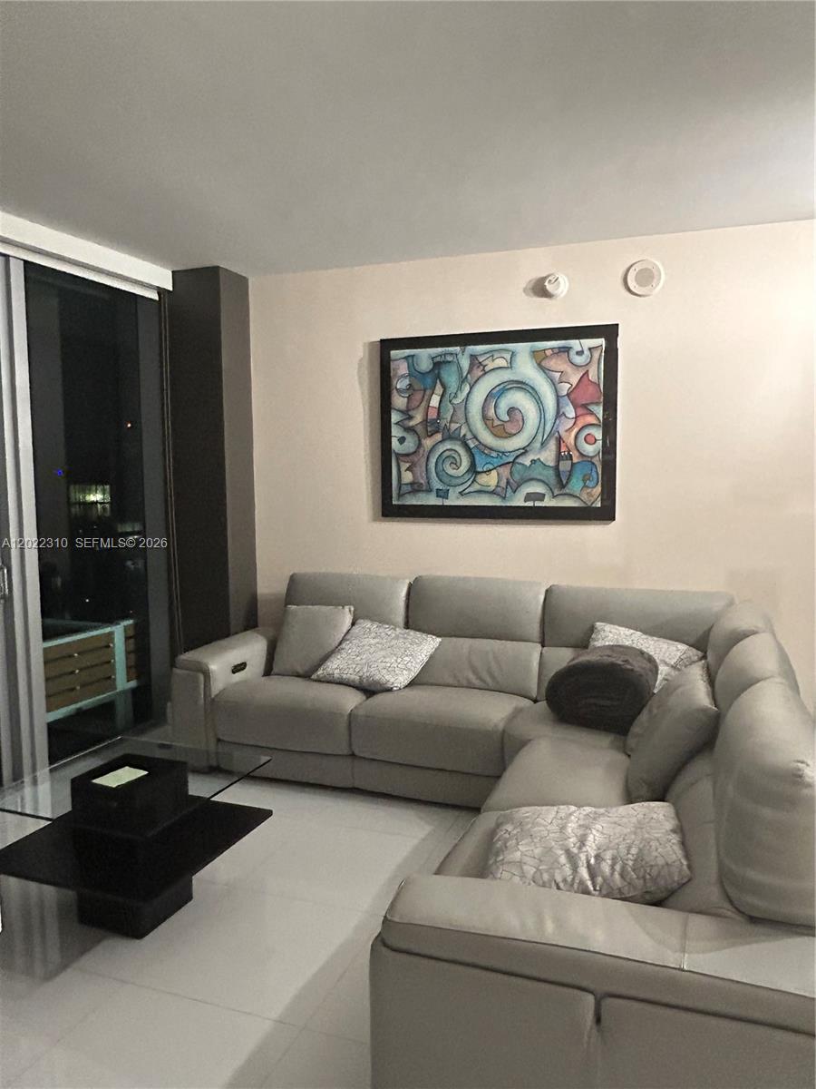 92 SW 3rd St #3703, Miami FL 33130