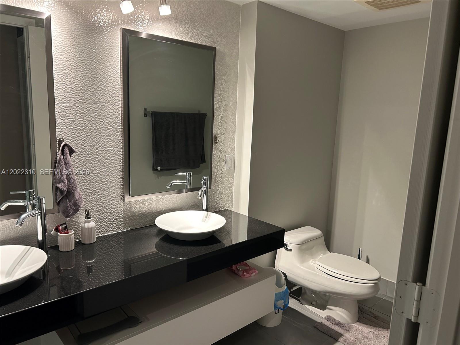 92 SW 3rd St #3703, Miami FL 33130