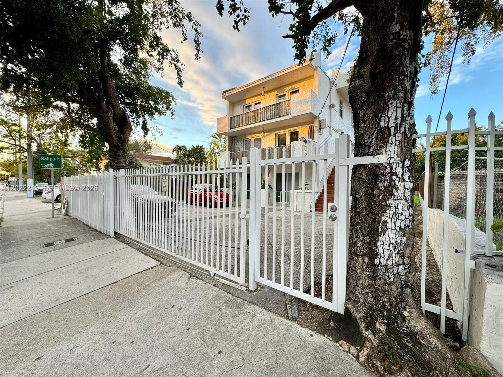 1121 SW 7th St #1, Miami FL 33130