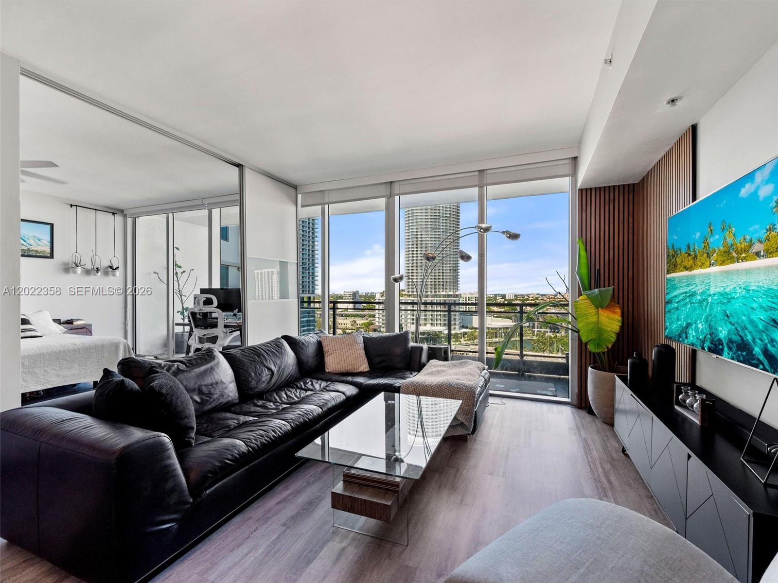92 SW 3rd St #1607, Miami FL 33130