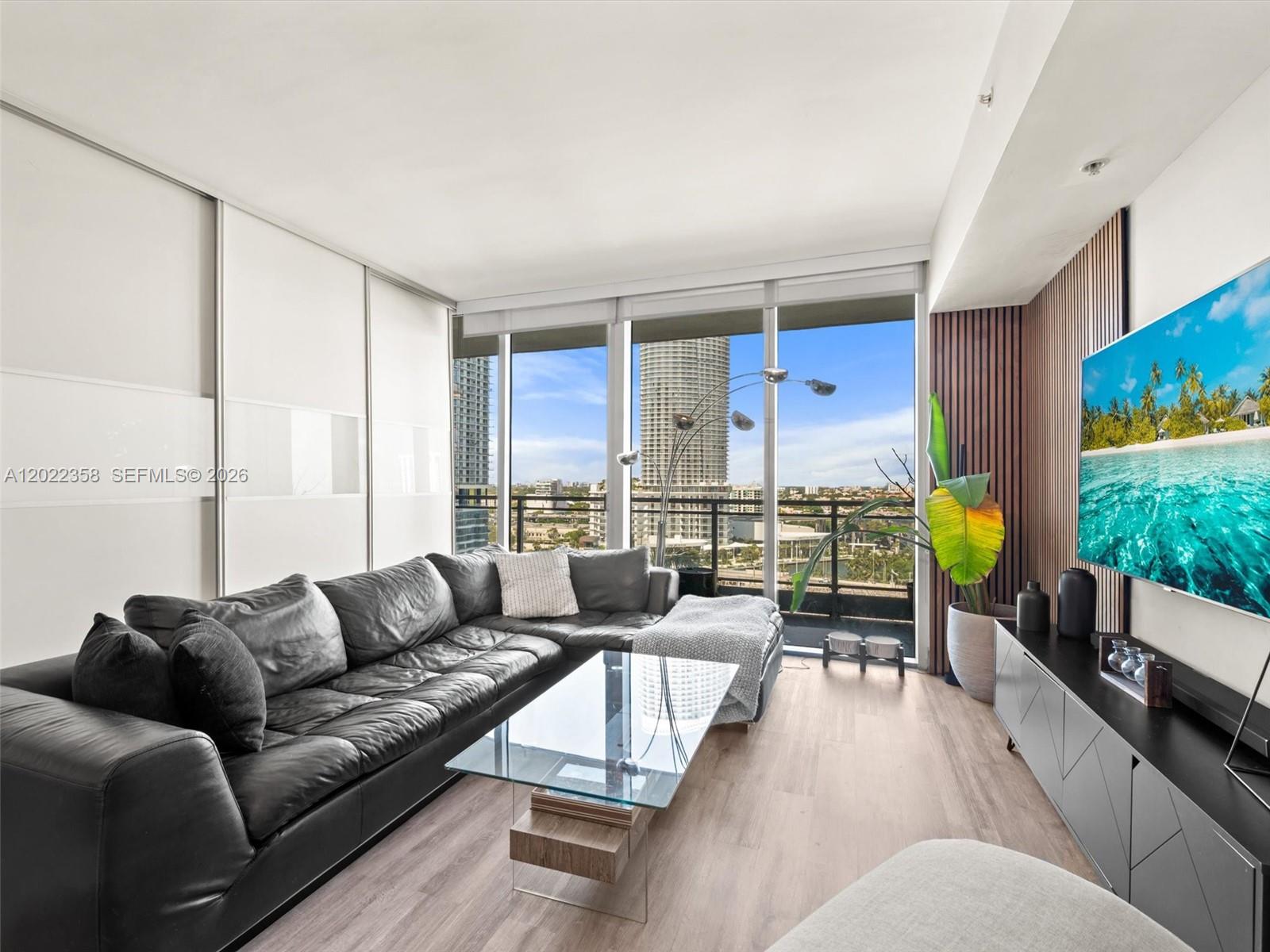 92 SW 3rd St #1607, Miami FL 33130
