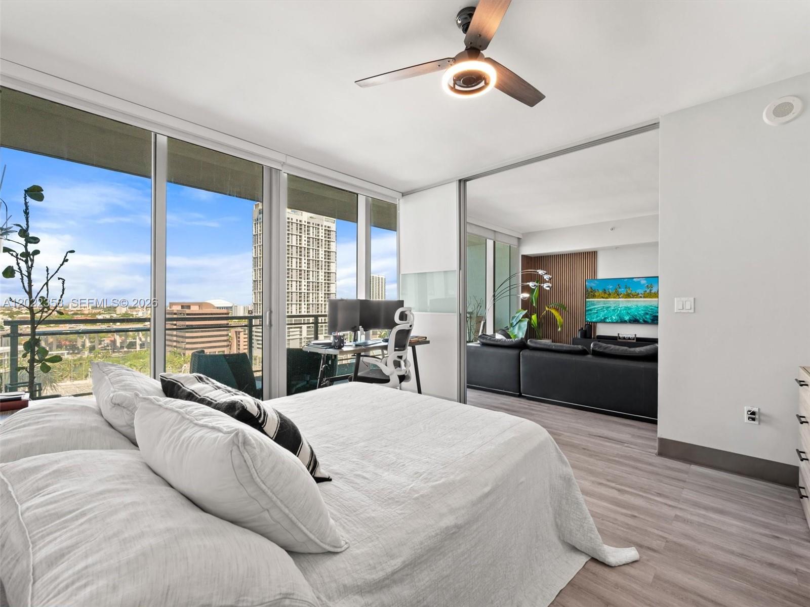 92 SW 3rd St #1607, Miami FL 33130