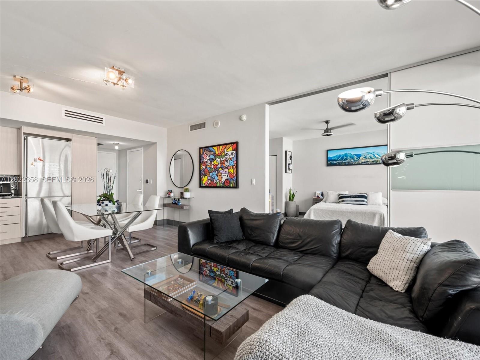 92 SW 3rd St #1607, Miami FL 33130