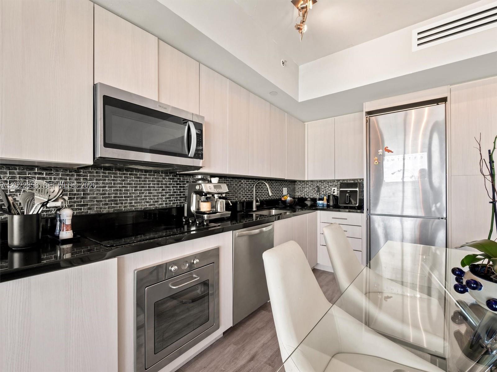 92 SW 3rd St #1607, Miami FL 33130