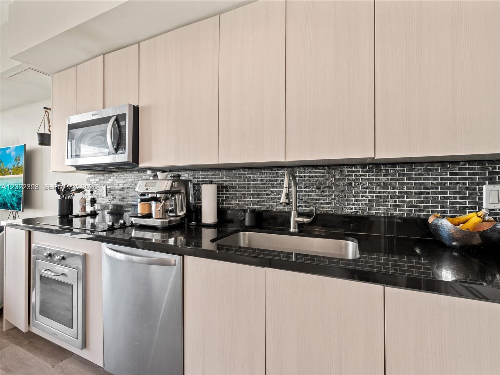 92 SW 3rd St #1607, Miami FL 33130