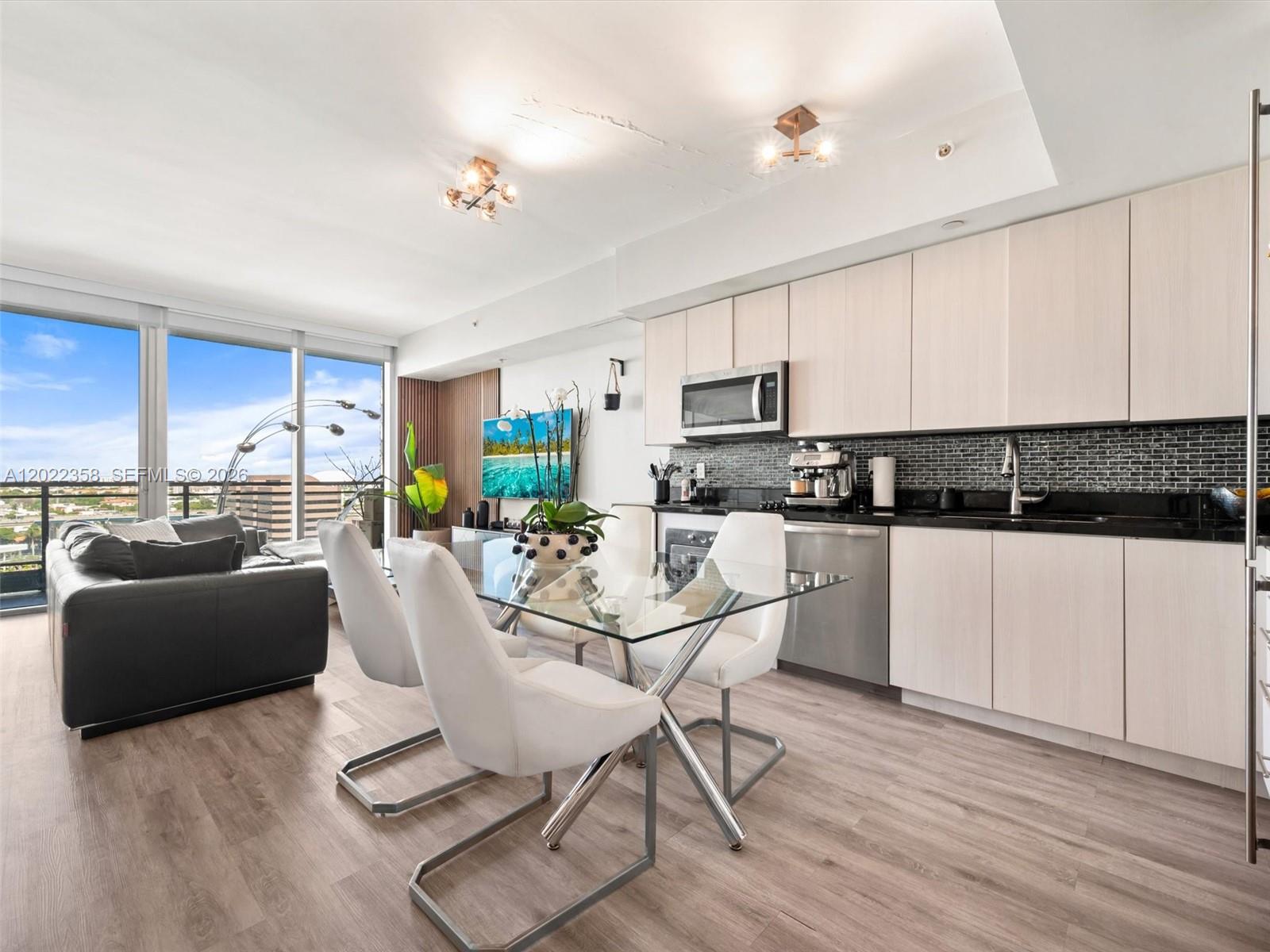 92 SW 3rd St #1607, Miami FL 33130