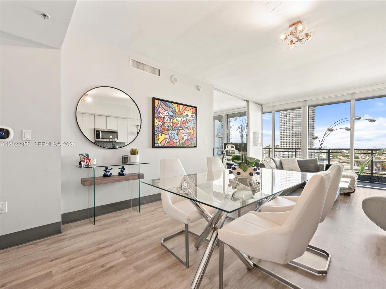 92 SW 3rd St #1607, Miami FL 33130