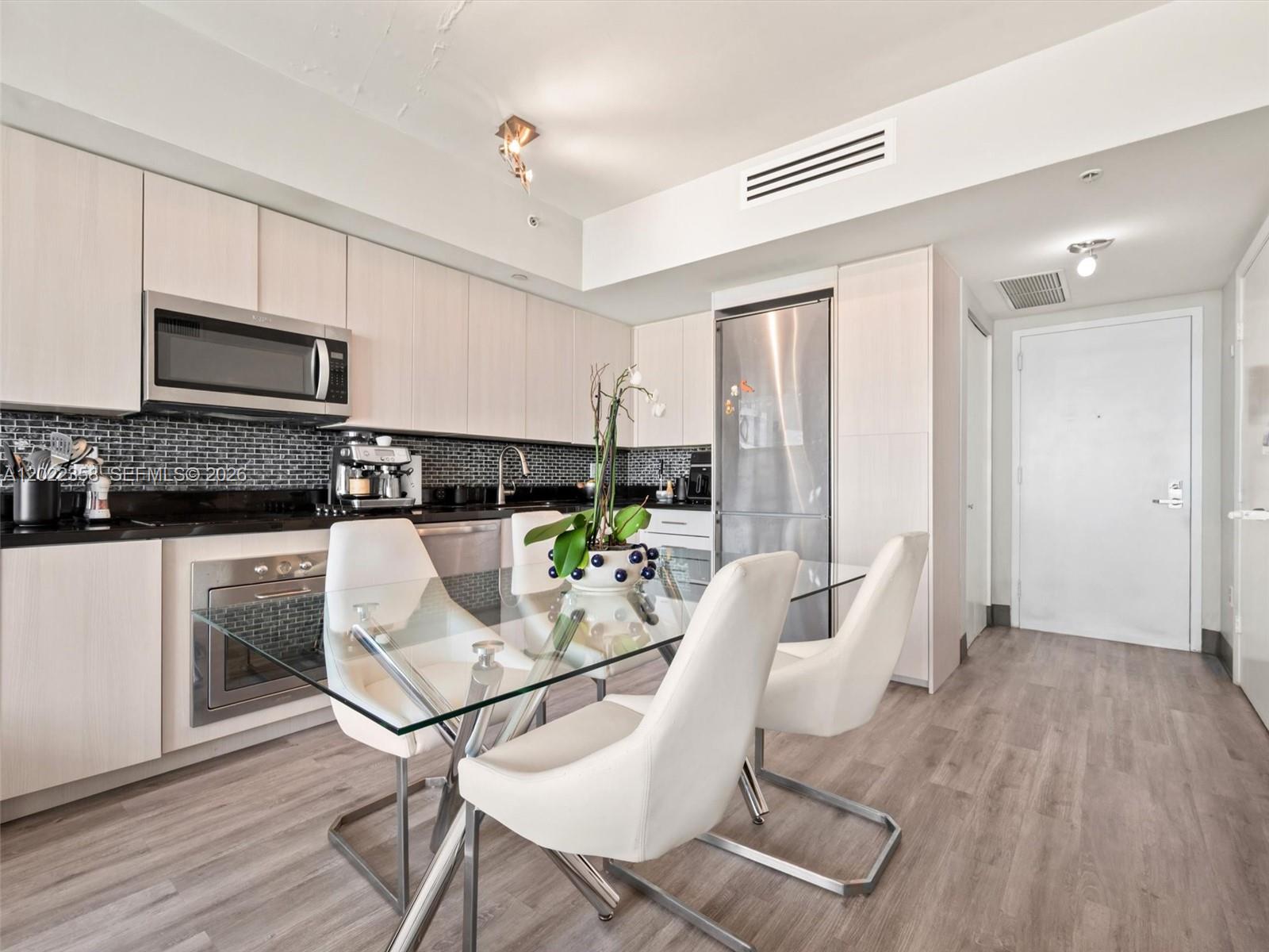 92 SW 3rd St #1607, Miami FL 33130