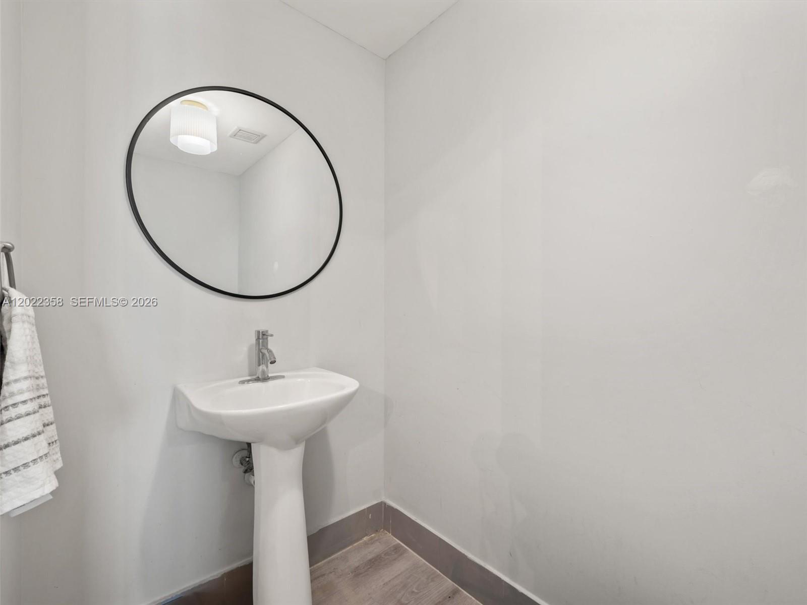 92 SW 3rd St #1607, Miami FL 33130