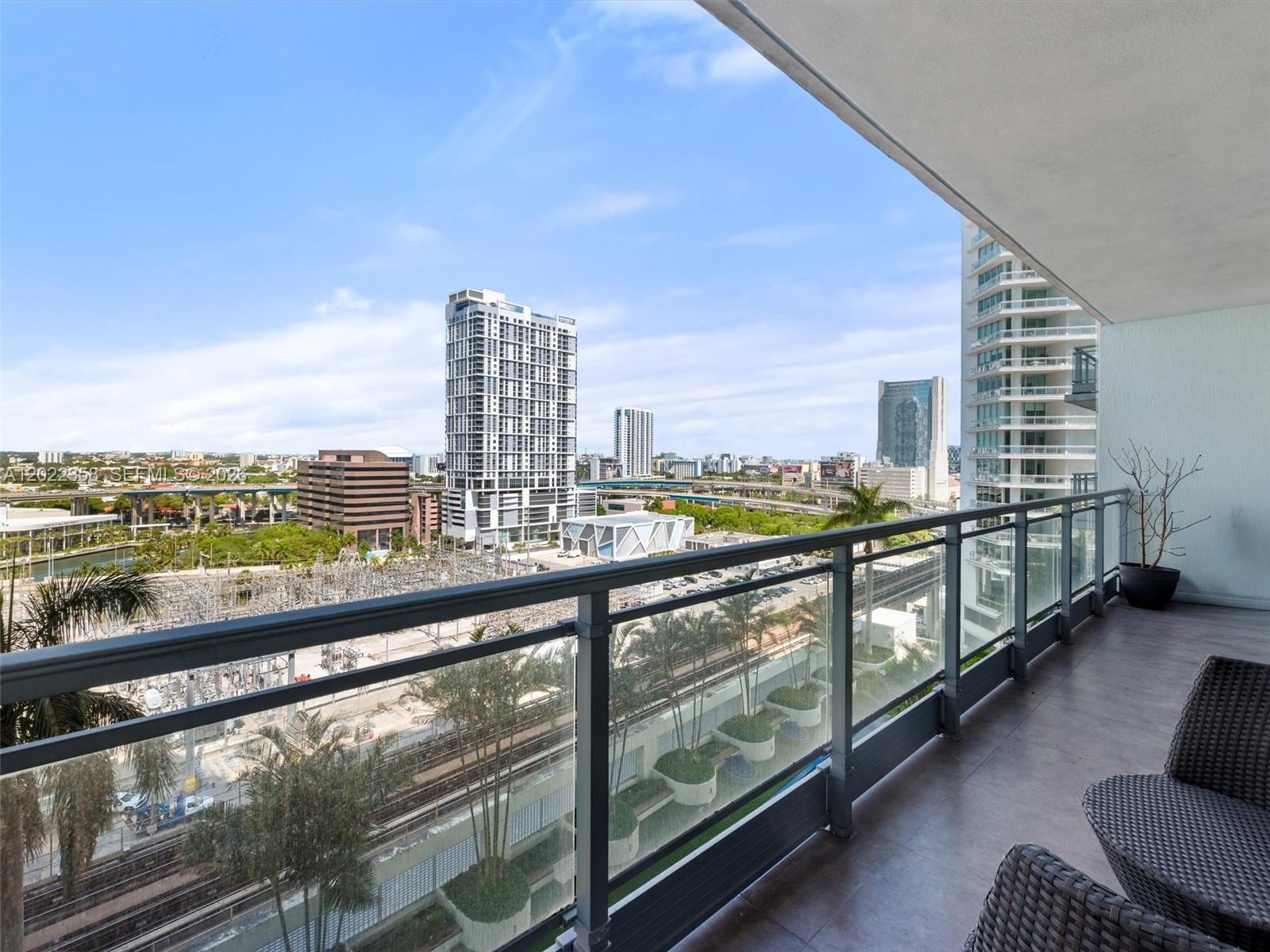 92 SW 3rd St #1607, Miami FL 33130