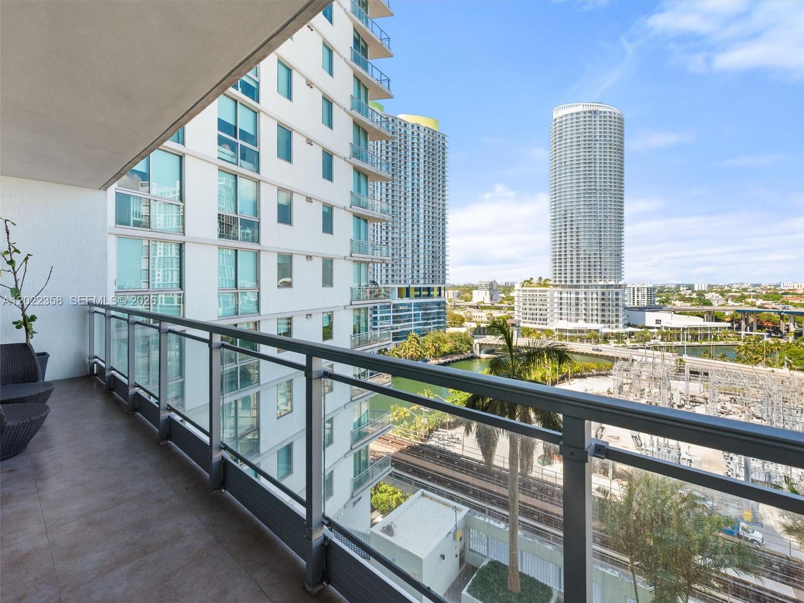 92 SW 3rd St #1607, Miami FL 33130