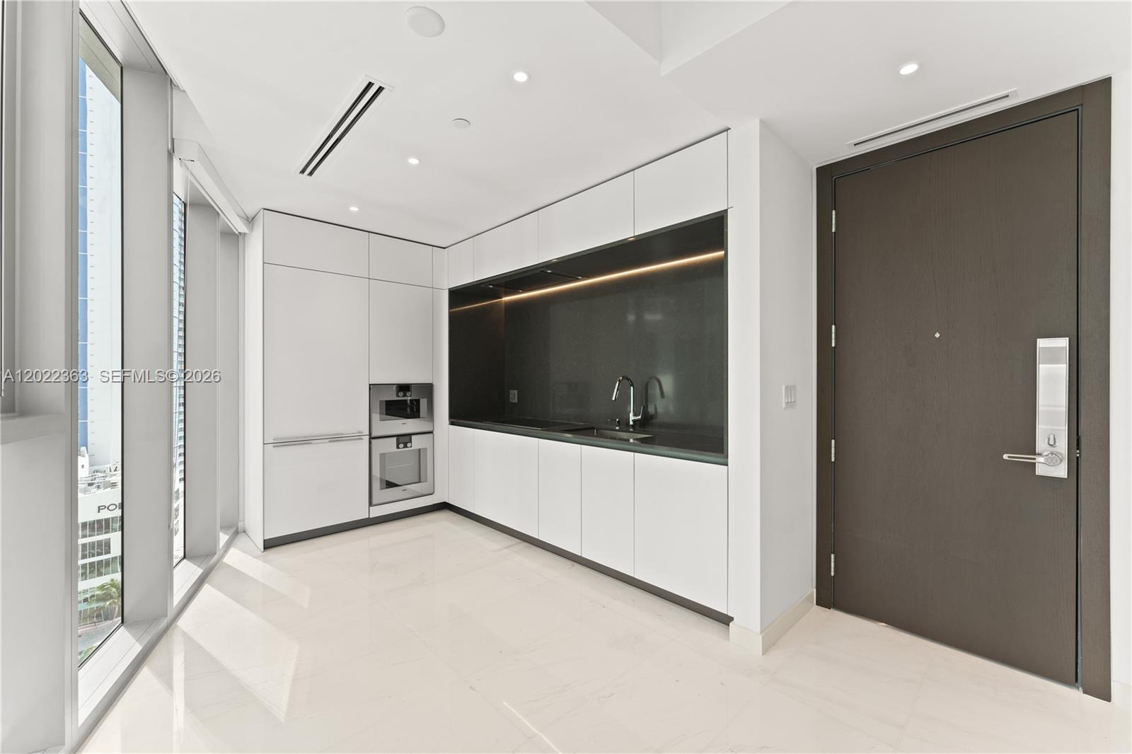 300 Biscayne Blvd Way #1406, Miami FL 33131