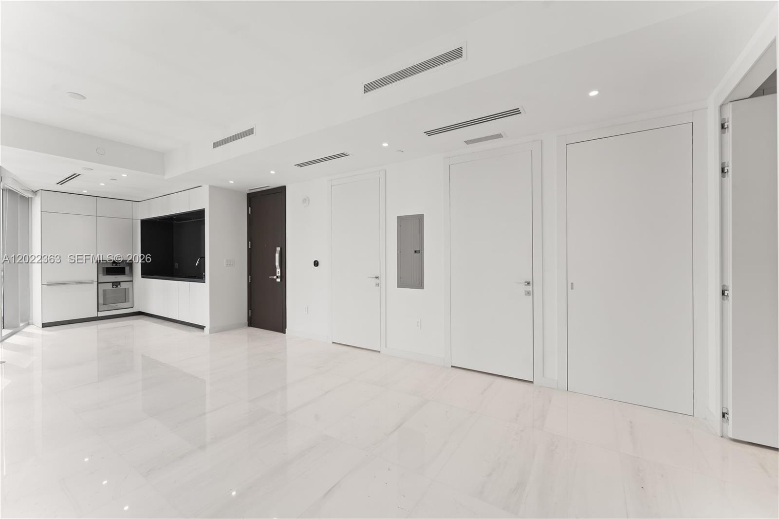300 Biscayne Blvd Way #1406, Miami FL 33131