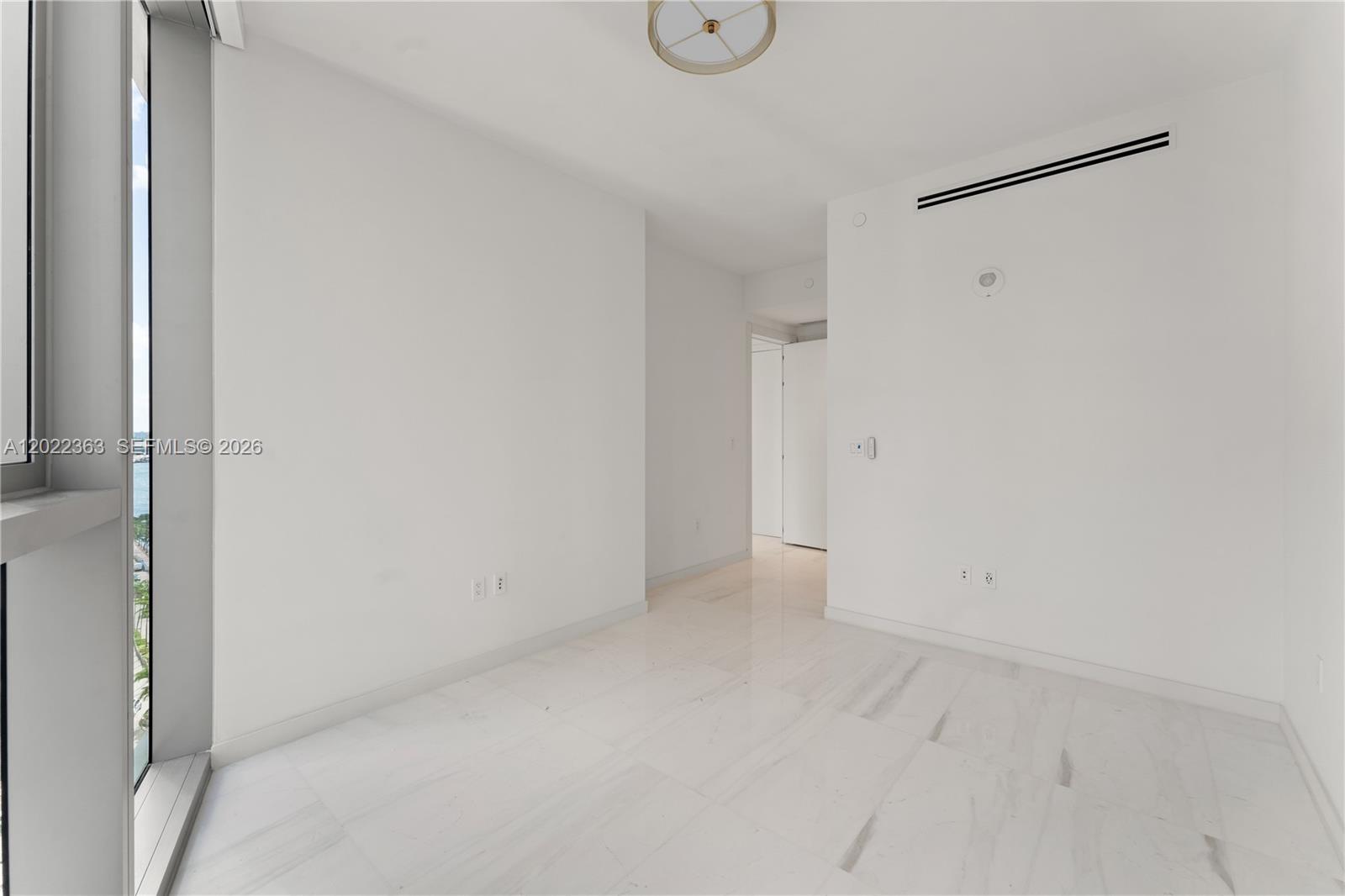 300 Biscayne Blvd Way #1406, Miami FL 33131
