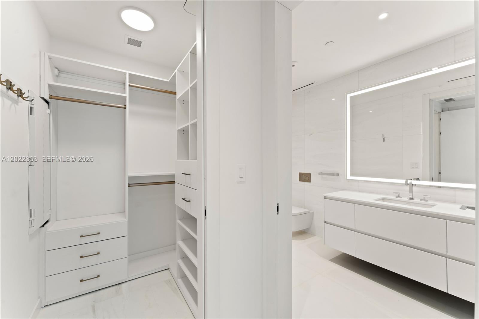 300 Biscayne Blvd Way #1406, Miami FL 33131