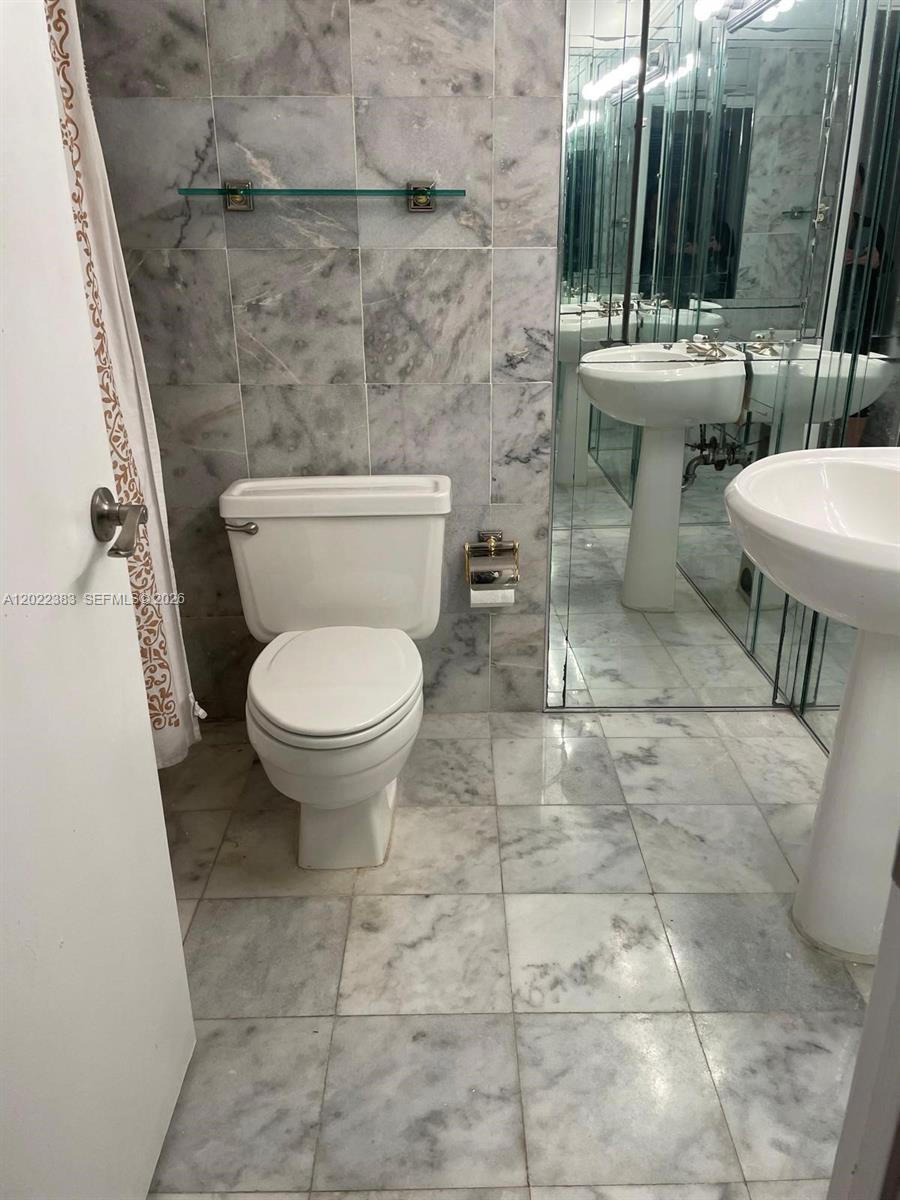 18021 Biscayne Blvd #1701/2, Aventura FL 33160
