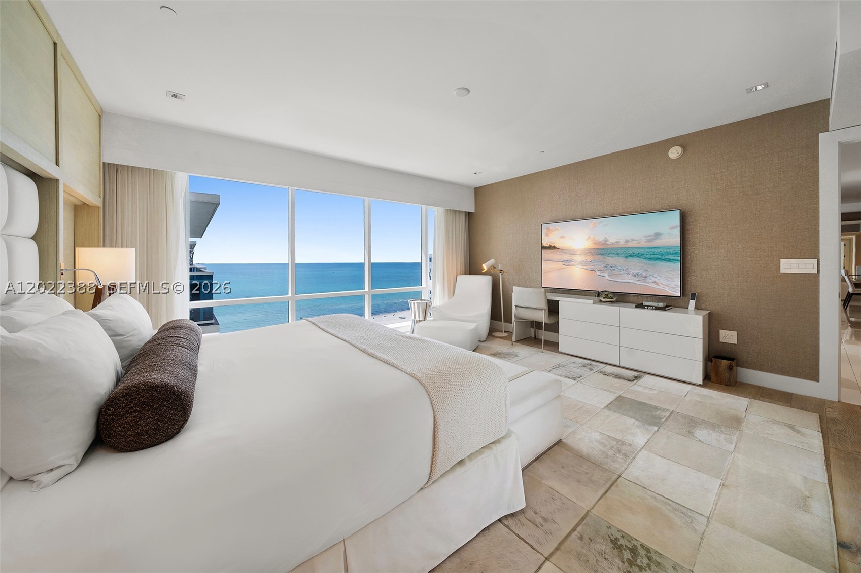 102 24th St #PH-1718, Miami Beach FL 33139