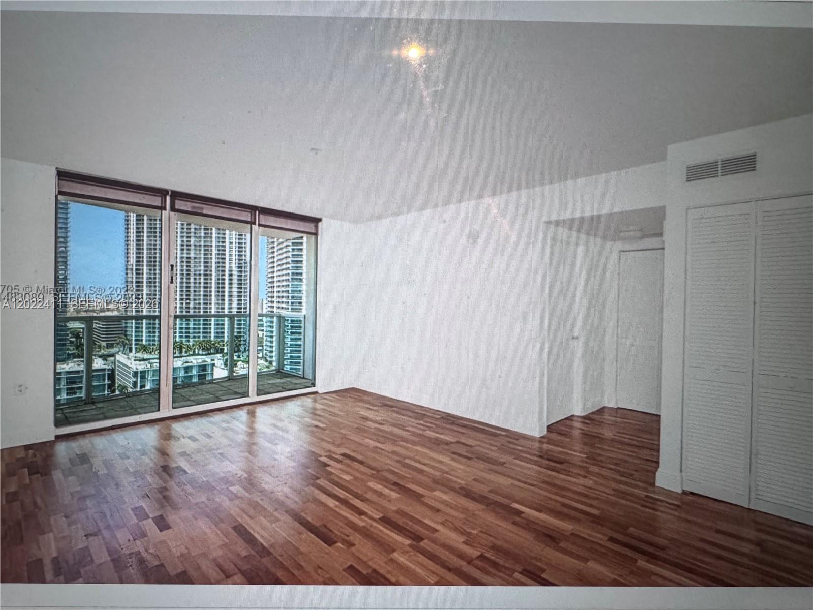 31 SE 5th St #2507, Miami FL 33131