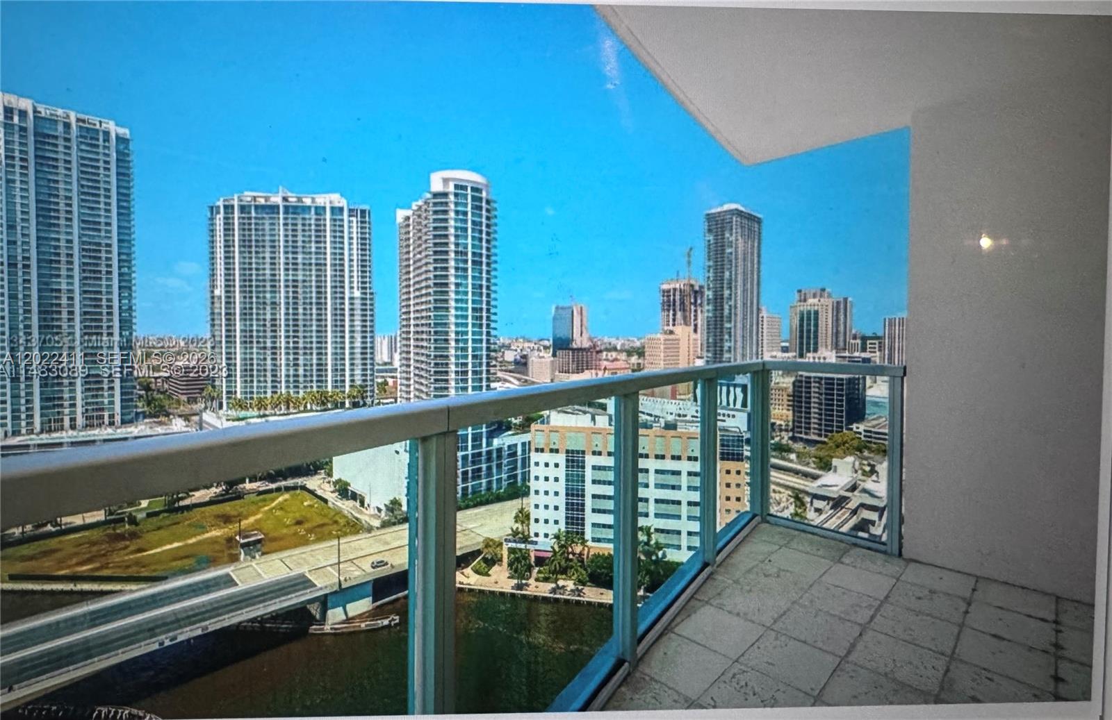 31 SE 5th St #2507, Miami FL 33131