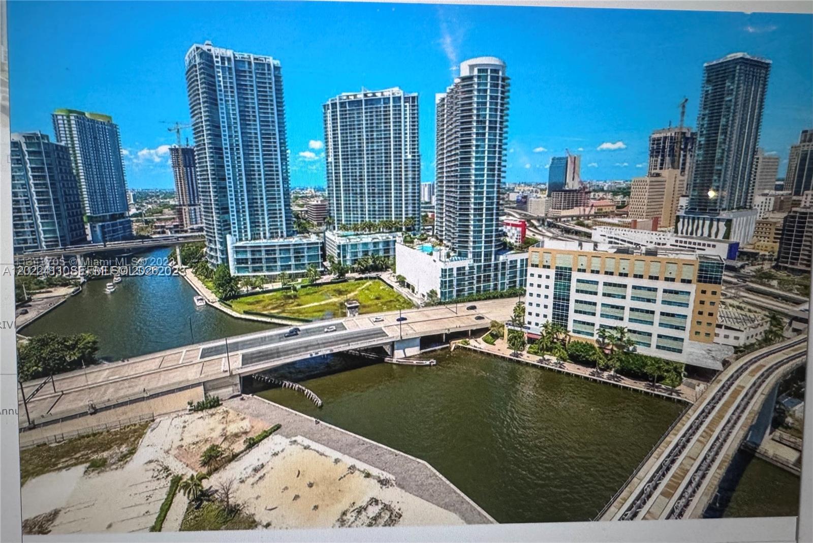31 SE 5th St #2507, Miami FL 33131