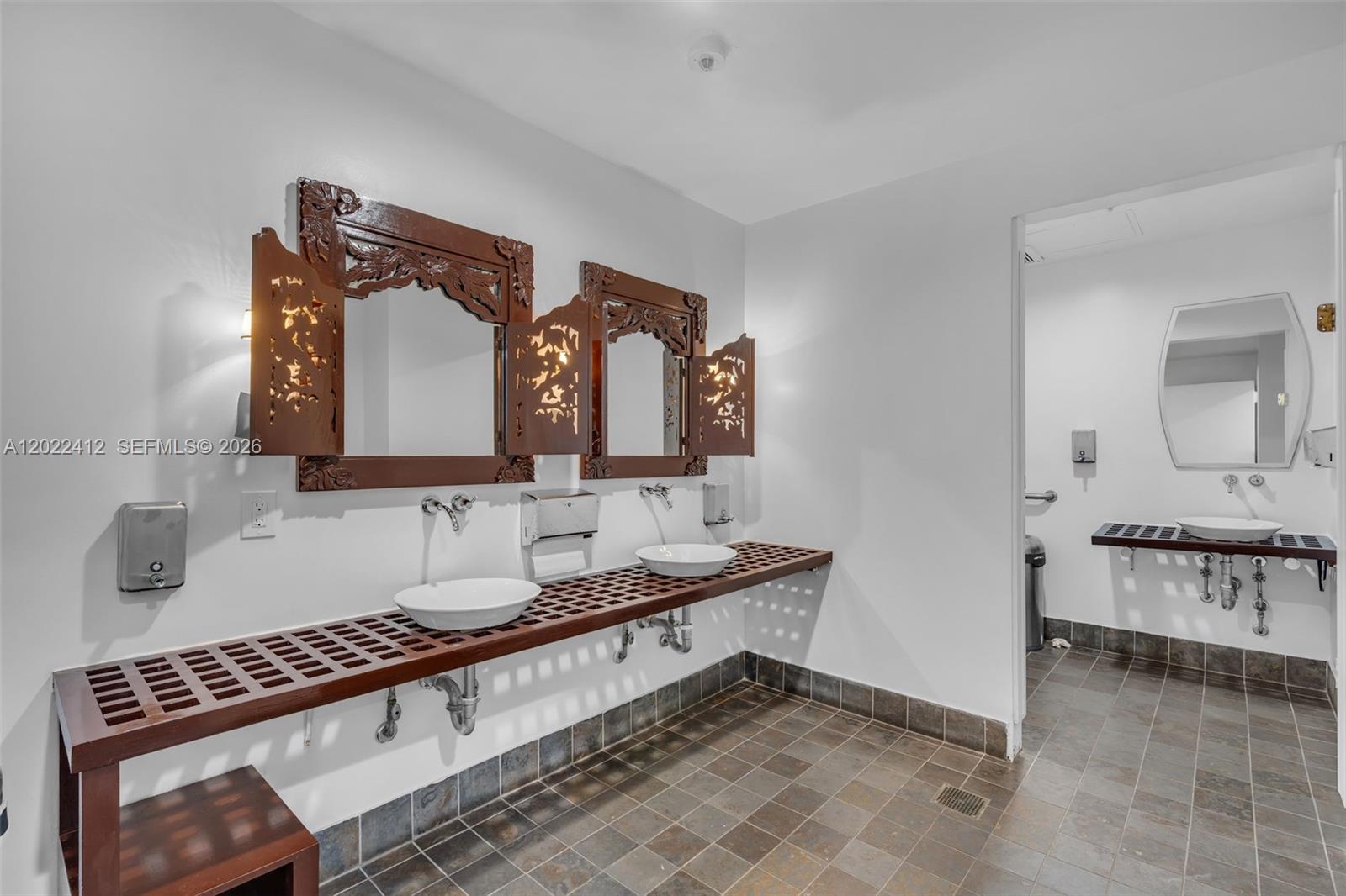 10 SW South River Dr #907, Miami FL 33130