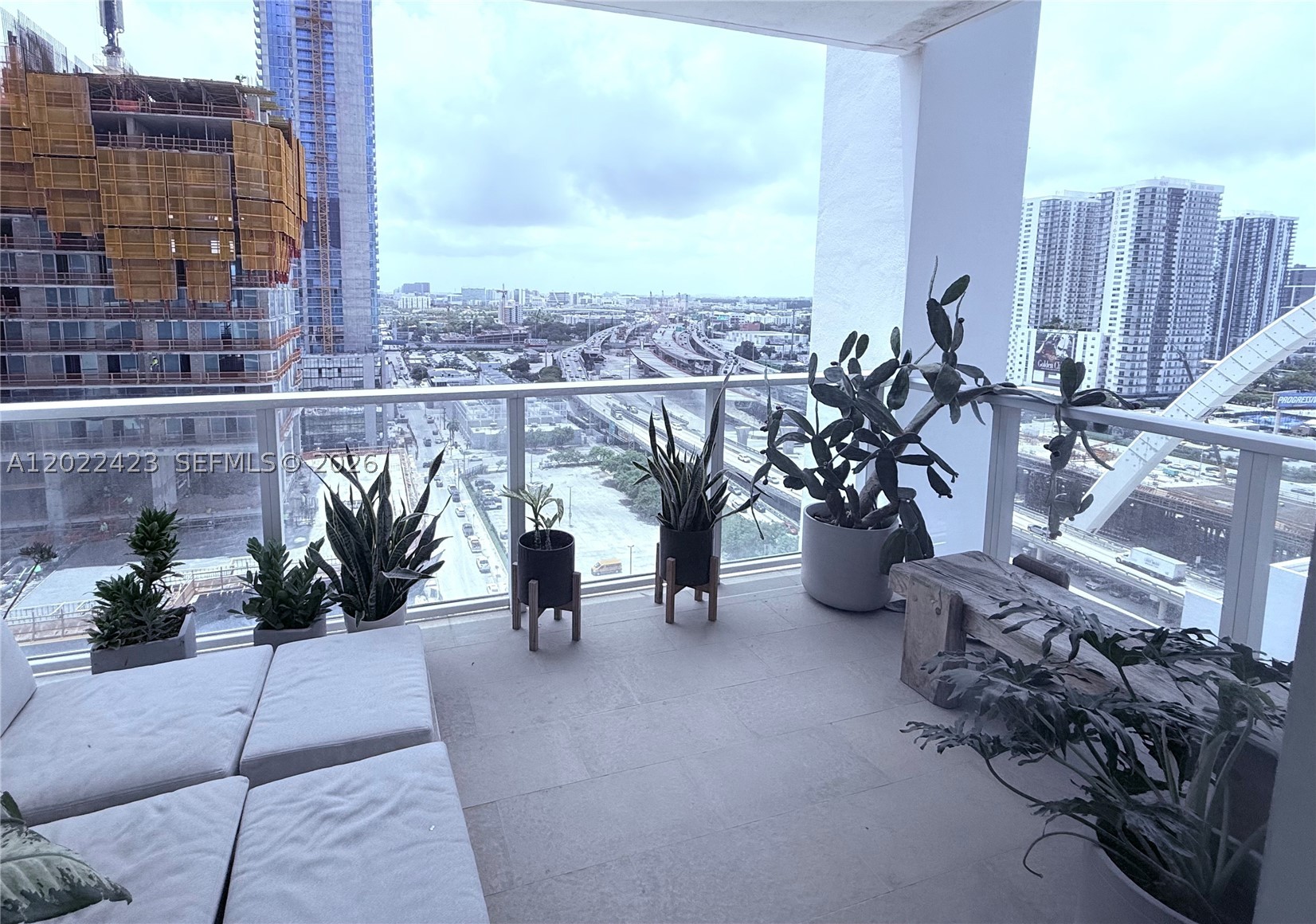 1040 Biscayne Blvd #1606, Miami FL 33132
