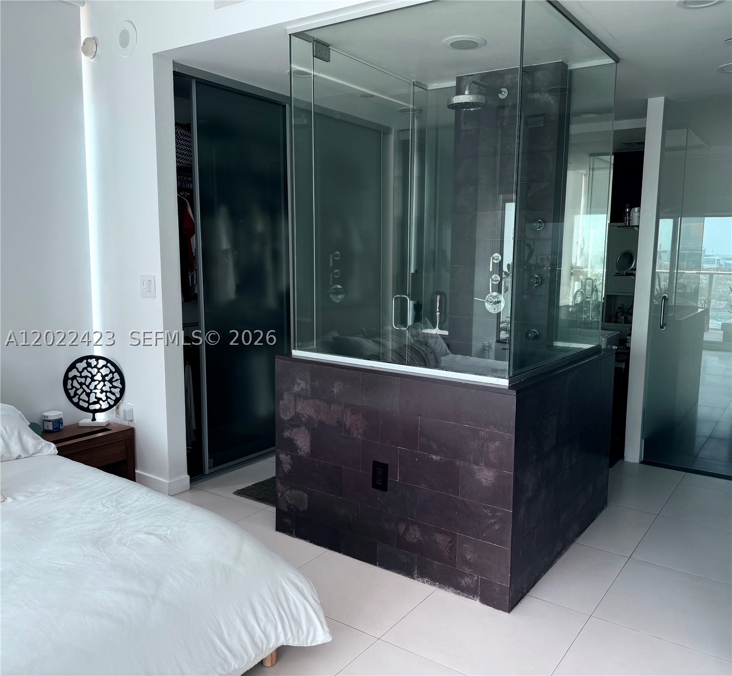 1040 Biscayne Blvd #1606, Miami FL 33132