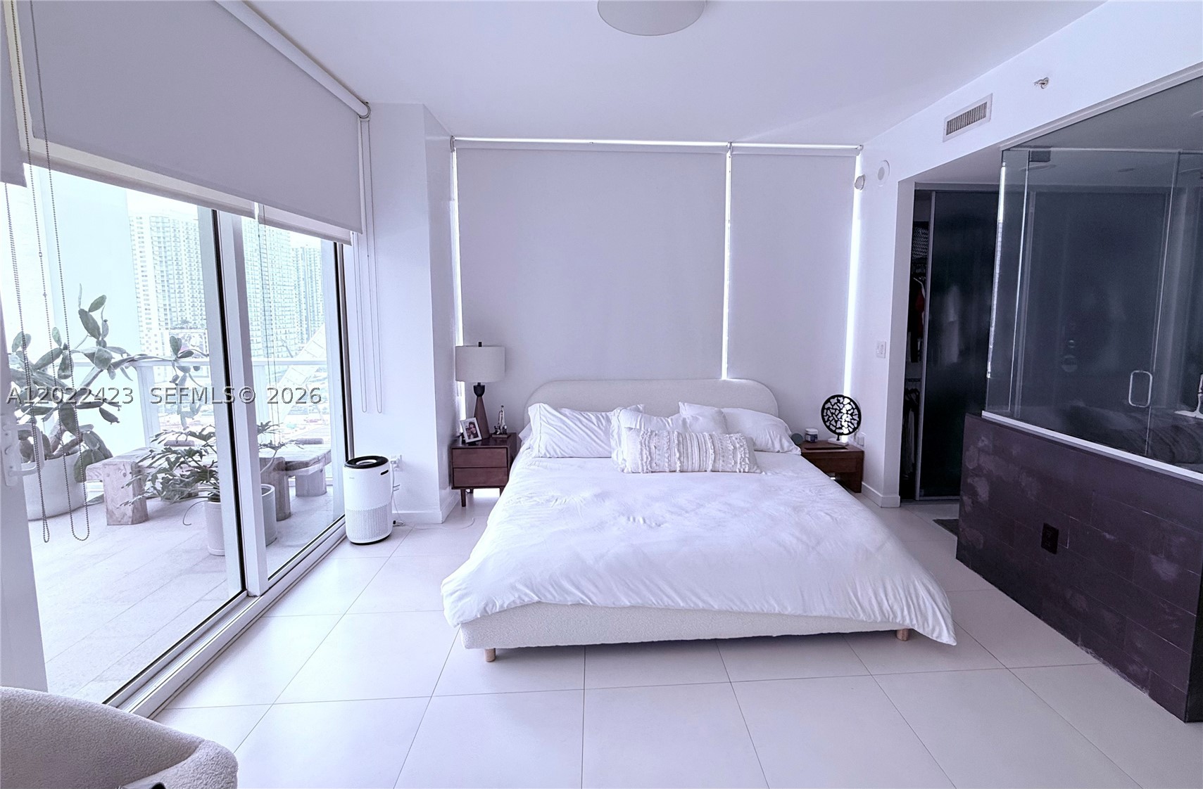 1040 Biscayne Blvd #1606, Miami FL 33132