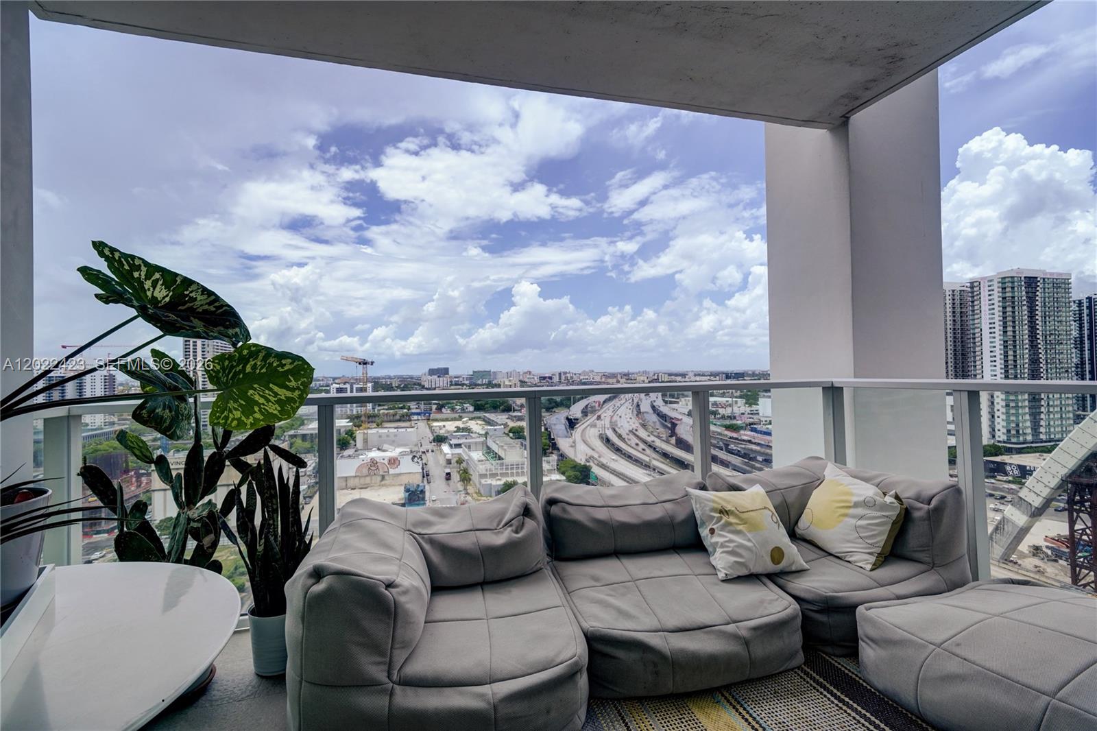 1040 Biscayne Blvd #1606, Miami FL 33132