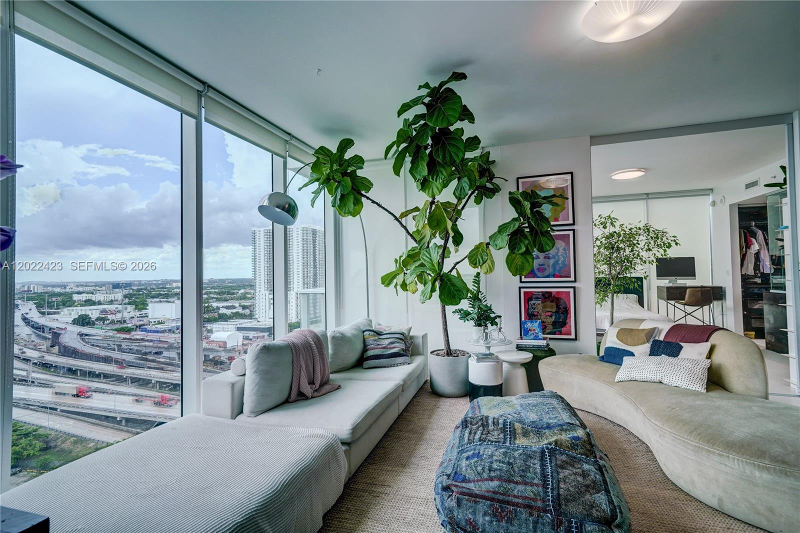 1040 Biscayne Blvd #1606, Miami FL 33132