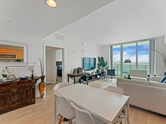 951 Brickell Ave #2808, Miami FL 33131
