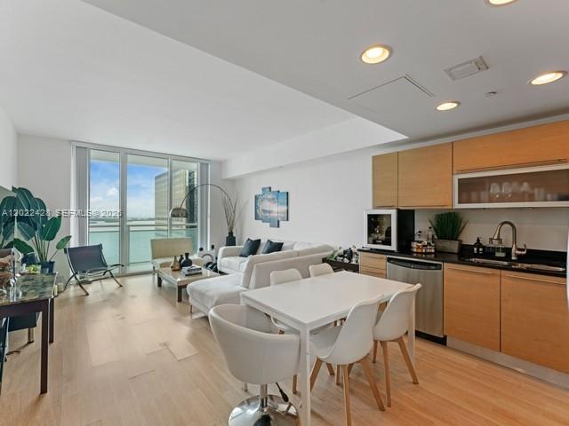 951 Brickell Ave #2808, Miami FL 33131
