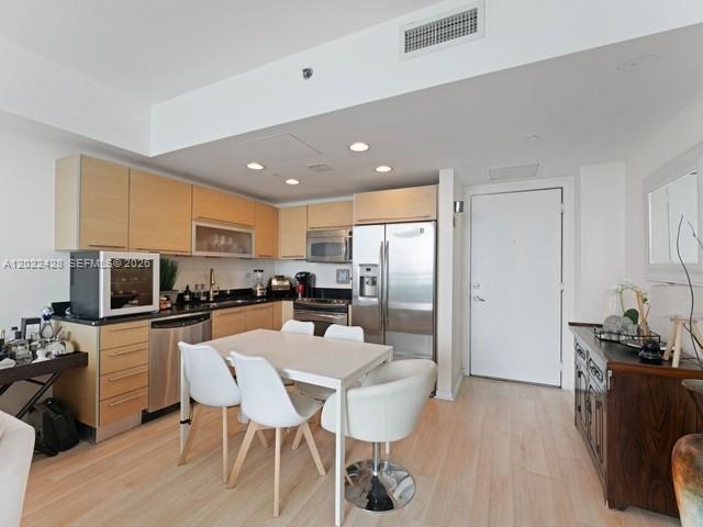 951 Brickell Ave #2808, Miami FL 33131