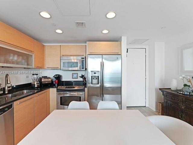 951 Brickell Ave #2808, Miami FL 33131