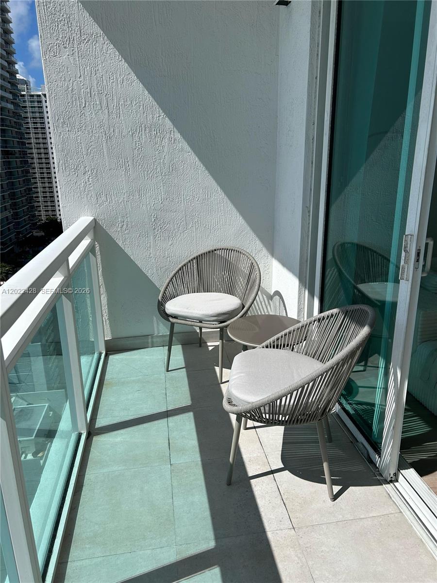 951 Brickell Ave #2808, Miami FL 33131