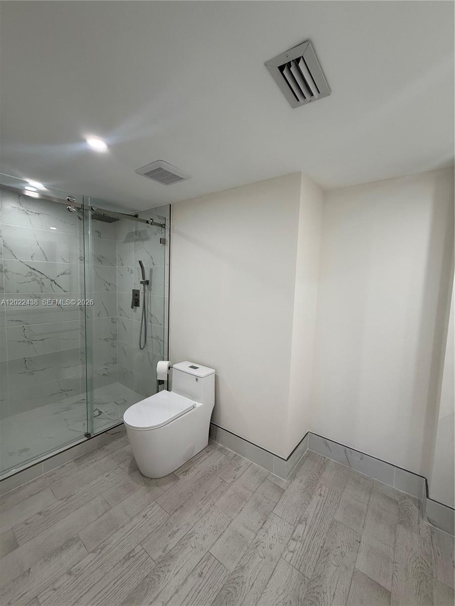 801 N Venetian Dr #408, Miami FL 33139