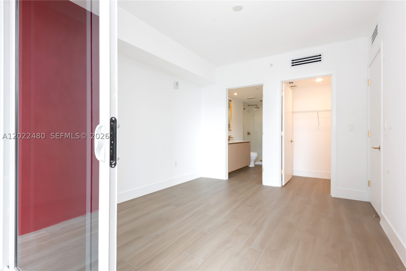 90 NE 32 #608, Miami FL 33137