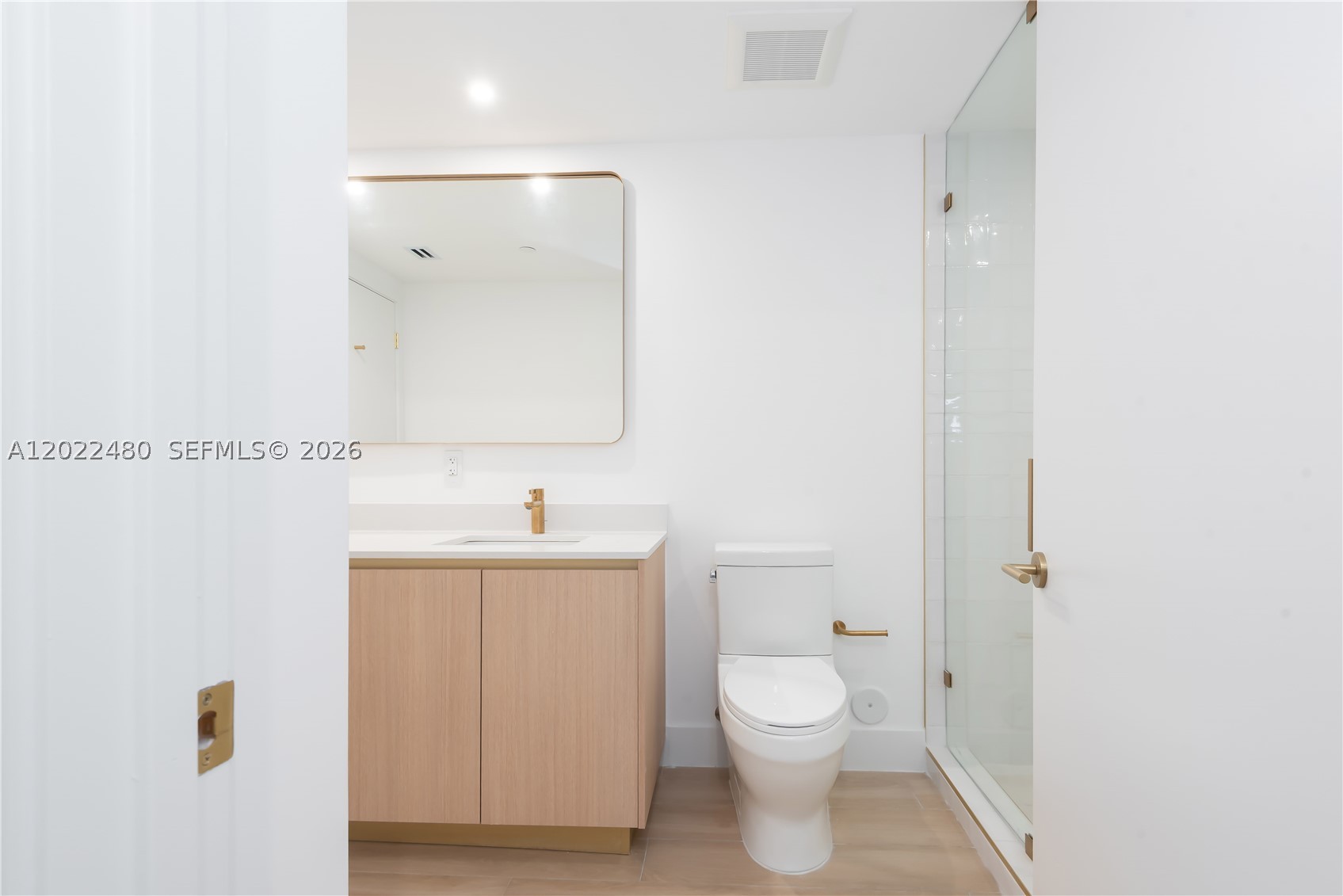 90 NE 32 #608, Miami FL 33137